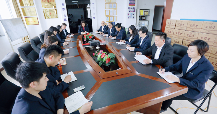 公司擁有一支素質(zhì)好、技術(shù)精、專業(yè)齊全的精英團(tuán)隊(duì)